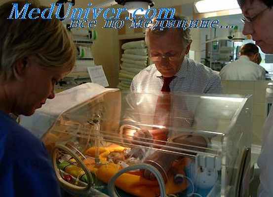 манипуляции новорожденных