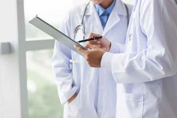 врачи выписывают лечение фото