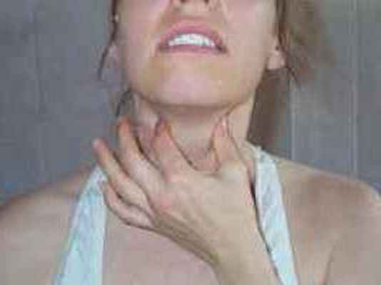 тело подъязычной кости 