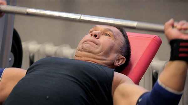 Варикозные вены на яичках у мужчин: возможные причины, симптомы, терапия и последствия