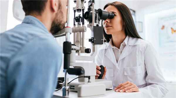 Ангиоидные полосы сетчатки - лечение в Москве