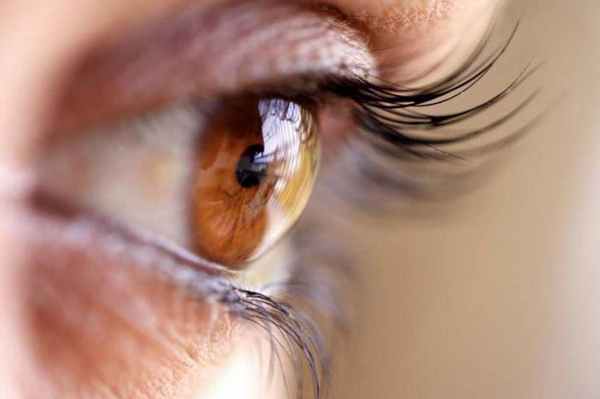 Возрастная макулярная дегенерация: возможные причины и терапия