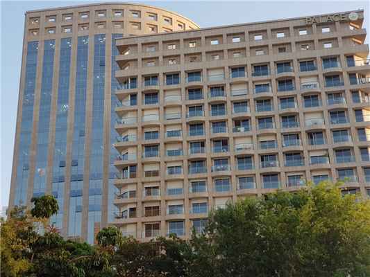 Территория медицинского центра Ихилов