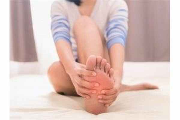 Судороги в ногах - почему возникает и как бороться?