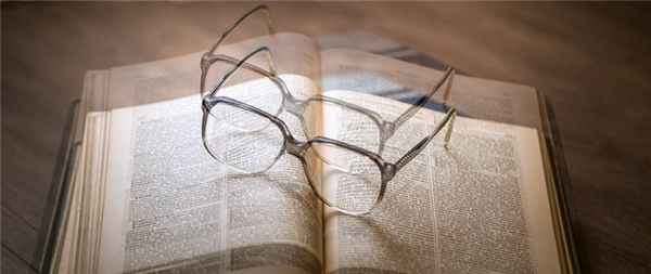 Двойное зрение или диплопия