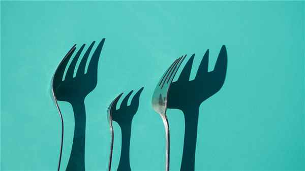 Почему важно лечить булимию и как это делать правильно