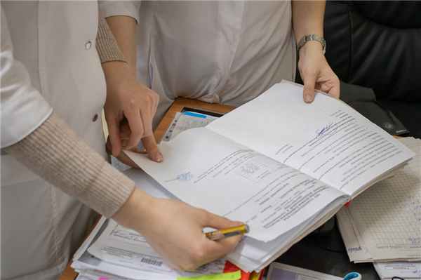 Кровотечения - один из признаков эрозивного гастрита.