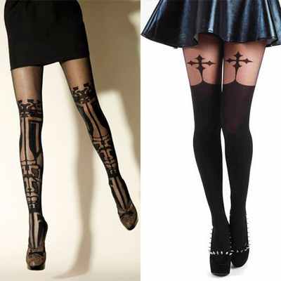 На фото идея с чем носить колготки с эффектом чулок