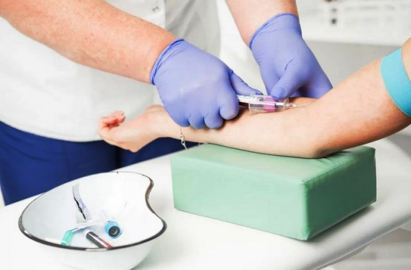 Забор крови для лабораторного исследования