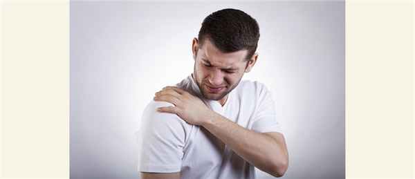 При повреждениях нервного сплетения выпадает чувствительность и происходит парализация конечности.