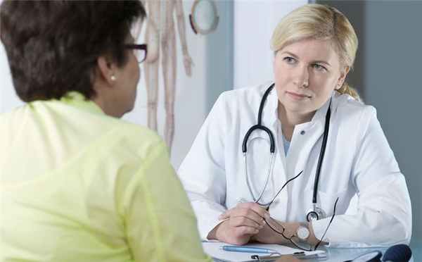 Первая помощь при отравлении органическим растворителем.