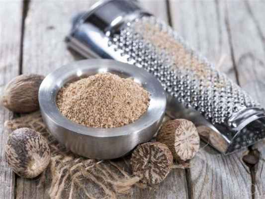 Тертый мускатный орех