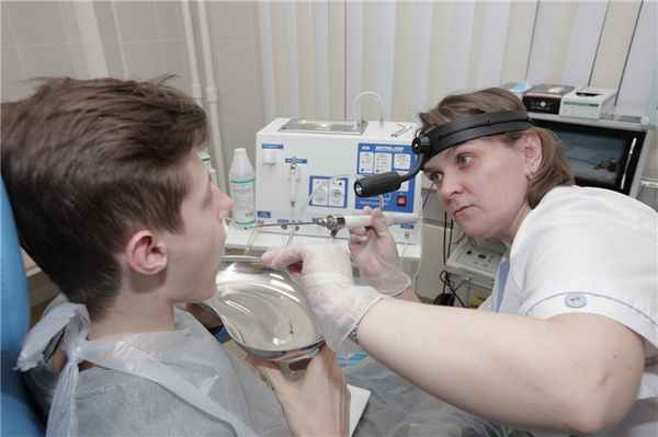 Паратонзиллярный абсцесс: симптомы и лечение