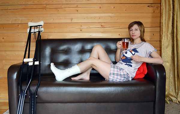 Лечение перелома пальца на ноге. Фото: Pixabay