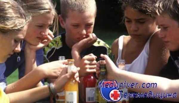 почему дети пьют алкоголь
