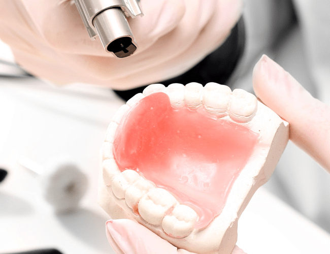 Починка съемных протезов