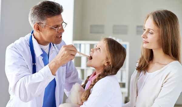 Как проявляется и протекает фарингит у детей?