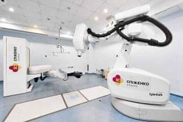 Клиника Спиженко: высокотехнологичная система для стереотаксической медицины Кибер Нож (CyberKnife G4)