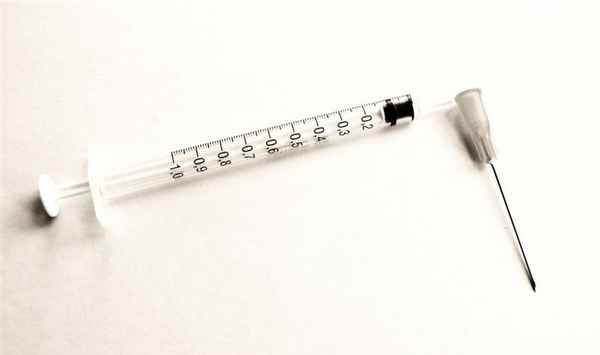 Инфицирование ВИЧ использованием нестерильного оборудования