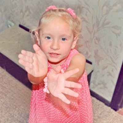 Даша Манузина