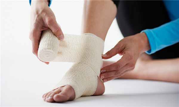 Помощь при растяжениях и ушибах