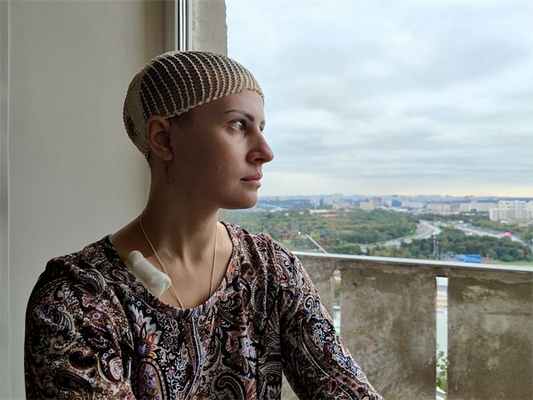 «Врачи сказали – мне снимут полностью весь скальп». История нашей 30-летней пациентки из Саратова с саркомой мягких тканей головы. 