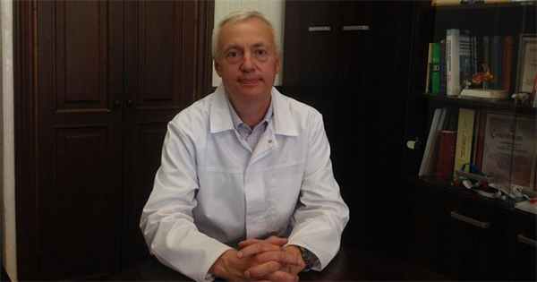 «Чтобы принимать биологически активные добавки, человек должен быть очень здоровым!» Главный фармаколог Ярославской области Александр Хохлов — о том, нужны ли вам БАДы и витамины