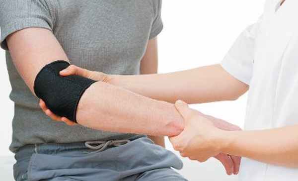 Вывих локтевого сустава, методы лечения и реабилитации