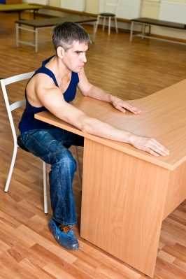 Упражнения для пассивного растяжения плеча