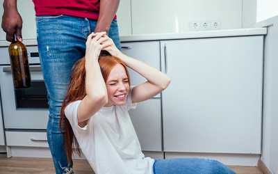 Утрачивает контроль над поведением - Салерно