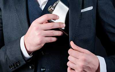 Употребляющий замечает за собой, что ведет двойную жизнь - Салерно