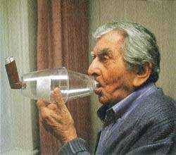 девушка с ингалятором