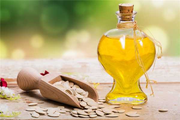 Уход за локонами с маслом тыквенных семян