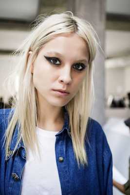 макияж с черными стрелками