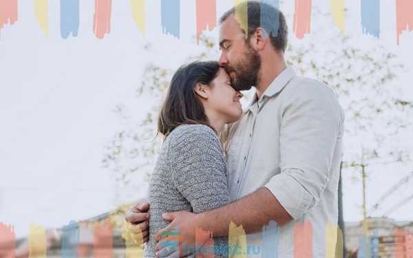 Объятие с похлопыванием по спине