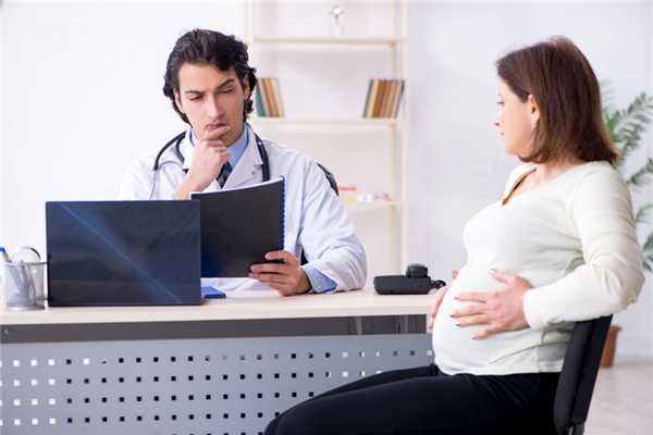 Почему возникают пороки развития плода во время беременности?