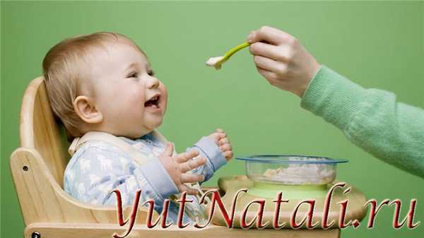 Кормление ребёнка в стульчике