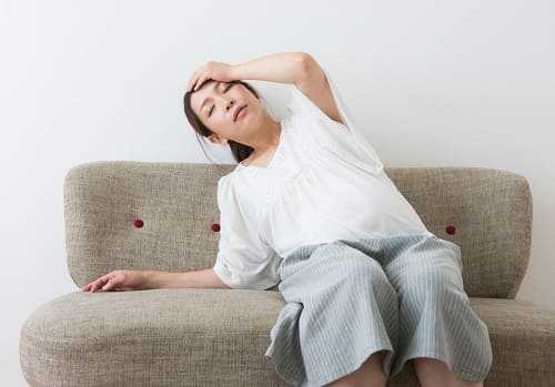 Головокружение у женщины