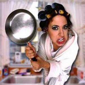 Женщина домохозяйка - хорошо это или плохо? На каких условиях можно стать домохозяйкой и чувствовать себя счастливой? Кто выигрывает от того, что женщина становится домохозяйкой?