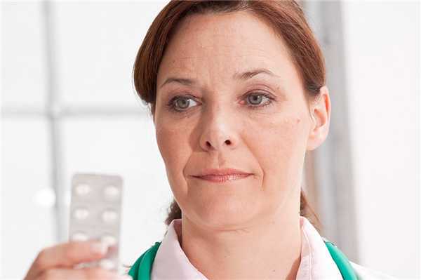 Важно помнить, что у аспирина, как и у любого лекарства, есть противопоказания и возможны неблагоприятные побочные эффекты.