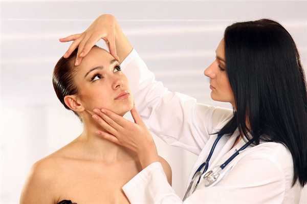 Диагностика болезни — зачем нужная запись к дерматологу?