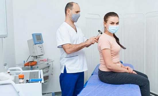 Помимо невролога, может потребоваться помощь ортопеда-травматолога