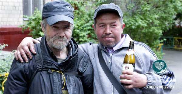 Алкоголики