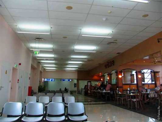 Кафе в аэропорту Мальдивов