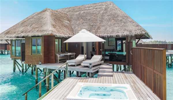 Four Seasons Resort Maldives at Landaa Giraavaru