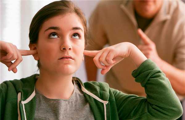 Ребенок капризничает