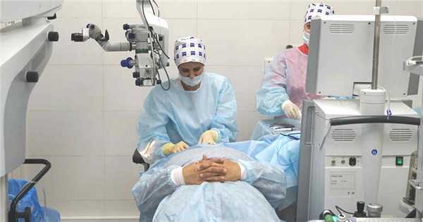 Коррекция дислокации искусственного хрусталика глаза цена