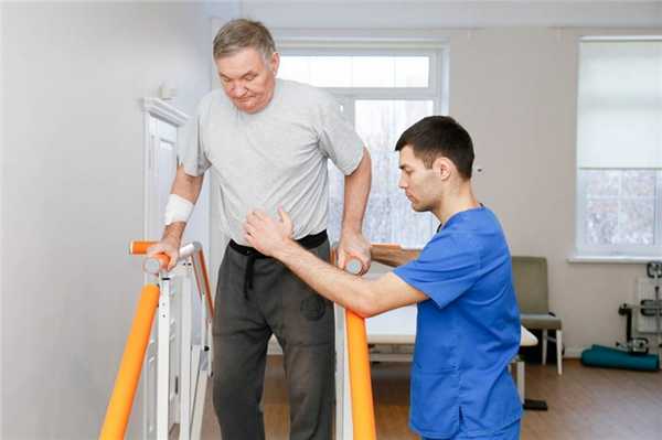 reabilitaciya-s-instruktorom-lestnica.jpg
