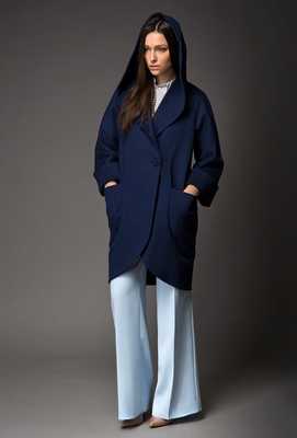 С чем носить пальто, у которого есть капюшон