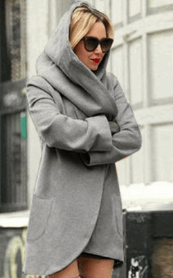 Короткое пальто с капюшоном фото 1